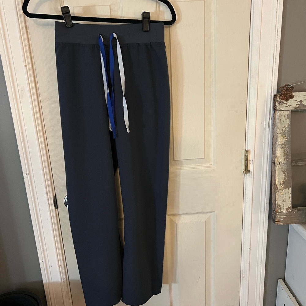 Figs Scrubs w/ Dual Drawstring